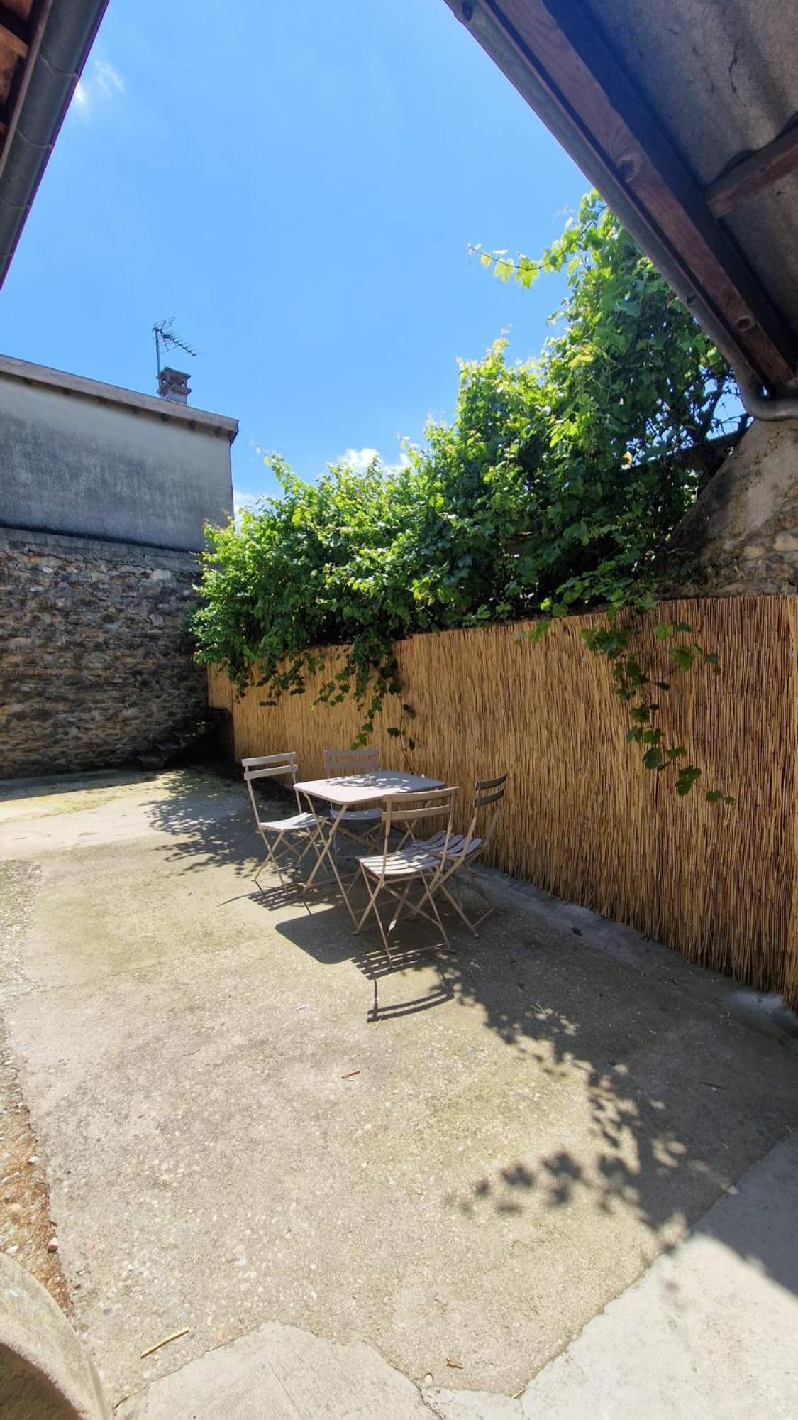 Apartamento Le Bourg Lagnieu Exterior foto